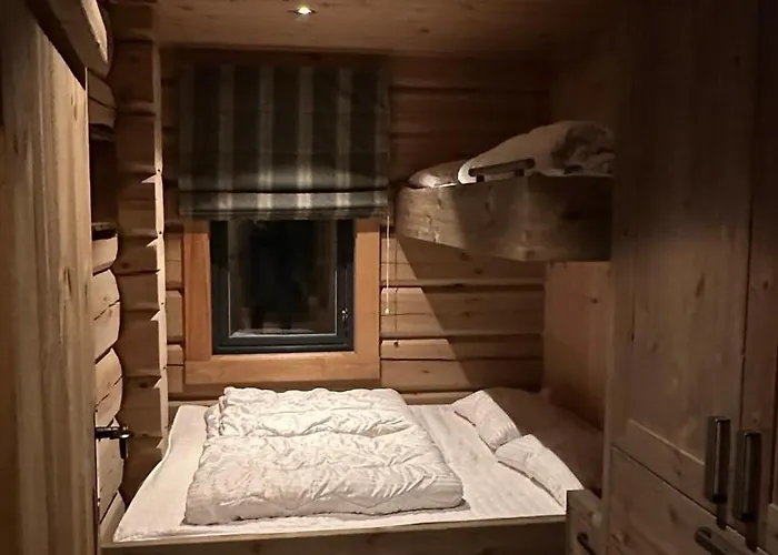 펜션 Liaplassen Timber *